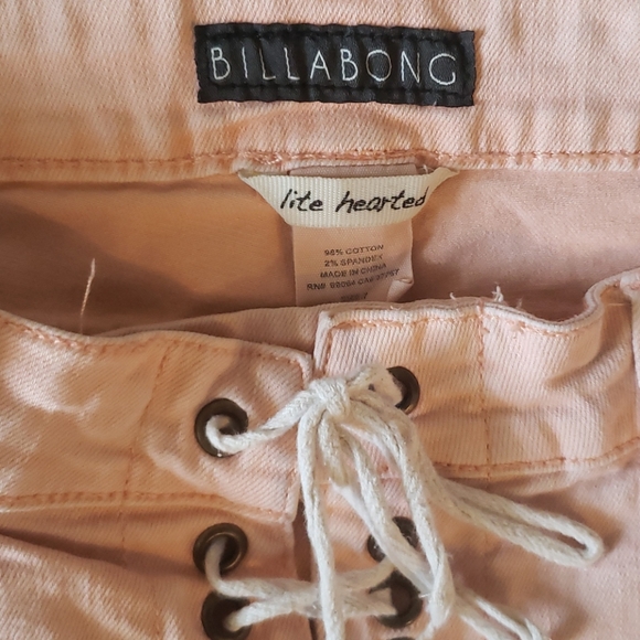 🟢2/$35🟢 Billabong tie up shorts - Picture 3 of 3